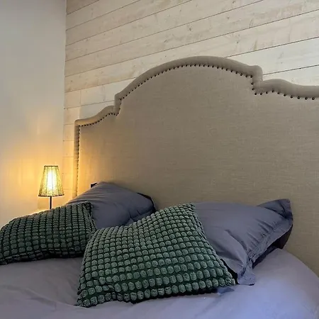 Le Du Besson Holiday home *