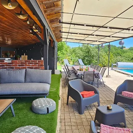 Prázdninový dům Le Du Besson