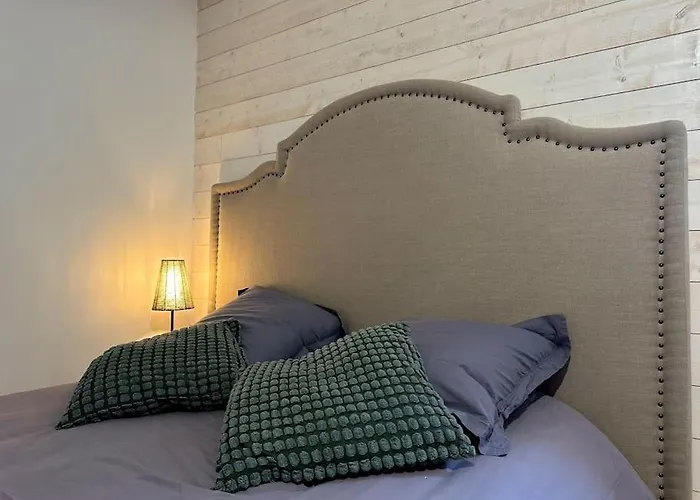 Le Du Besson Hébergement de vacances *