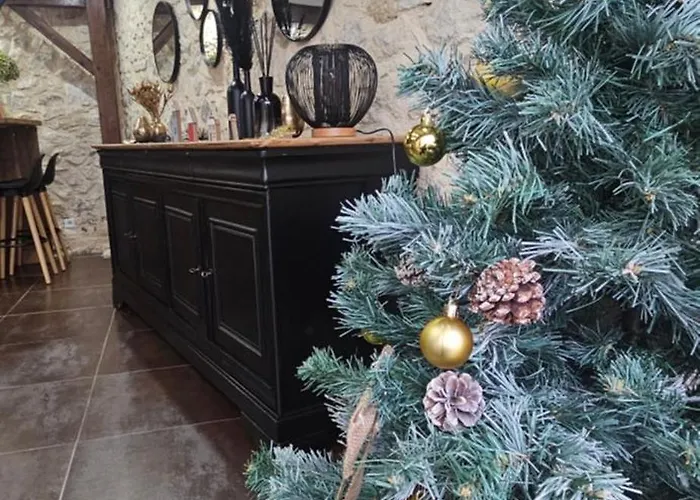 Le Du Besson Hébergement de vacances *